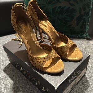 Hard to find Nicole Miller NM-NOLITA bronze speckled sued Peep Toe Heels sz.8.5